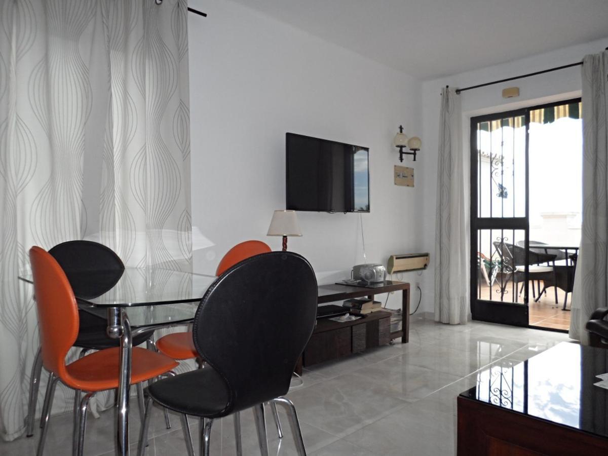 Oasis Capistrano 32 Menyber Nerja